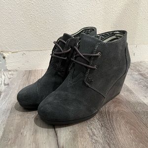 TOMS Gray Suede Wedge Bootie, Size: 5.5